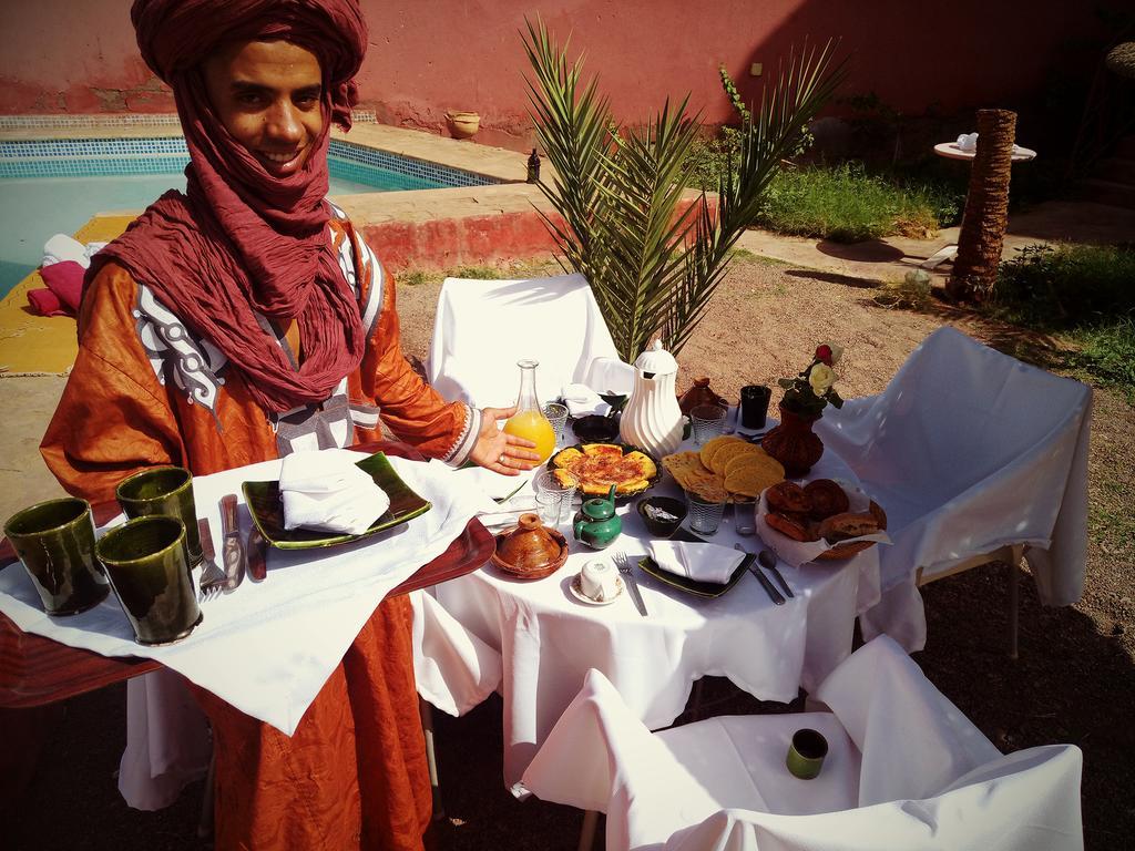 Riad Hiba Foum Zguid Luaran gambar