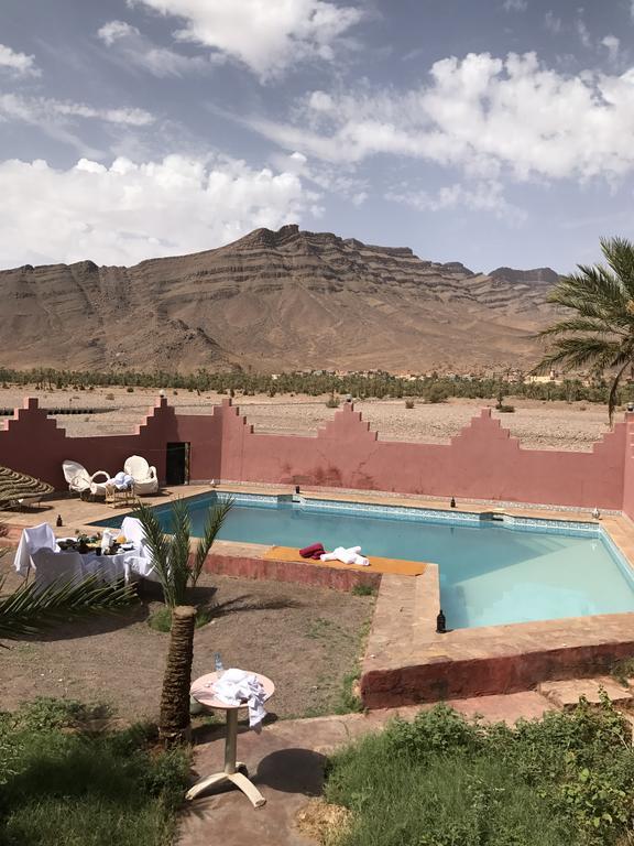 Riad Hiba Foum Zguid Luaran gambar