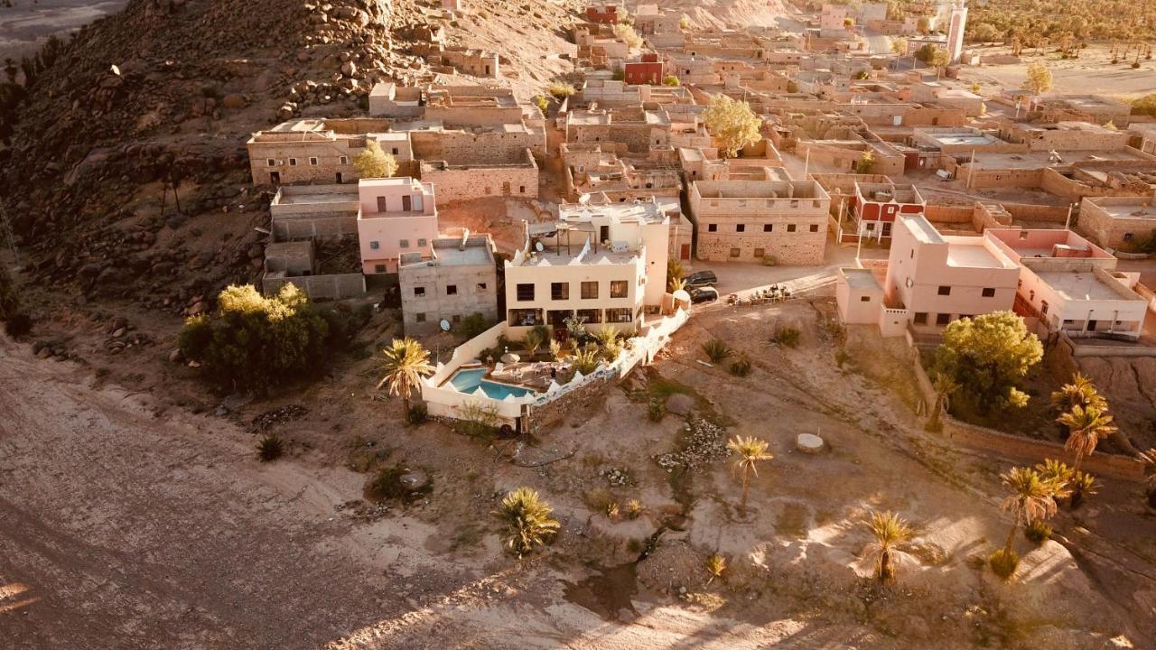 Riad Hiba Foum Zguid Luaran gambar